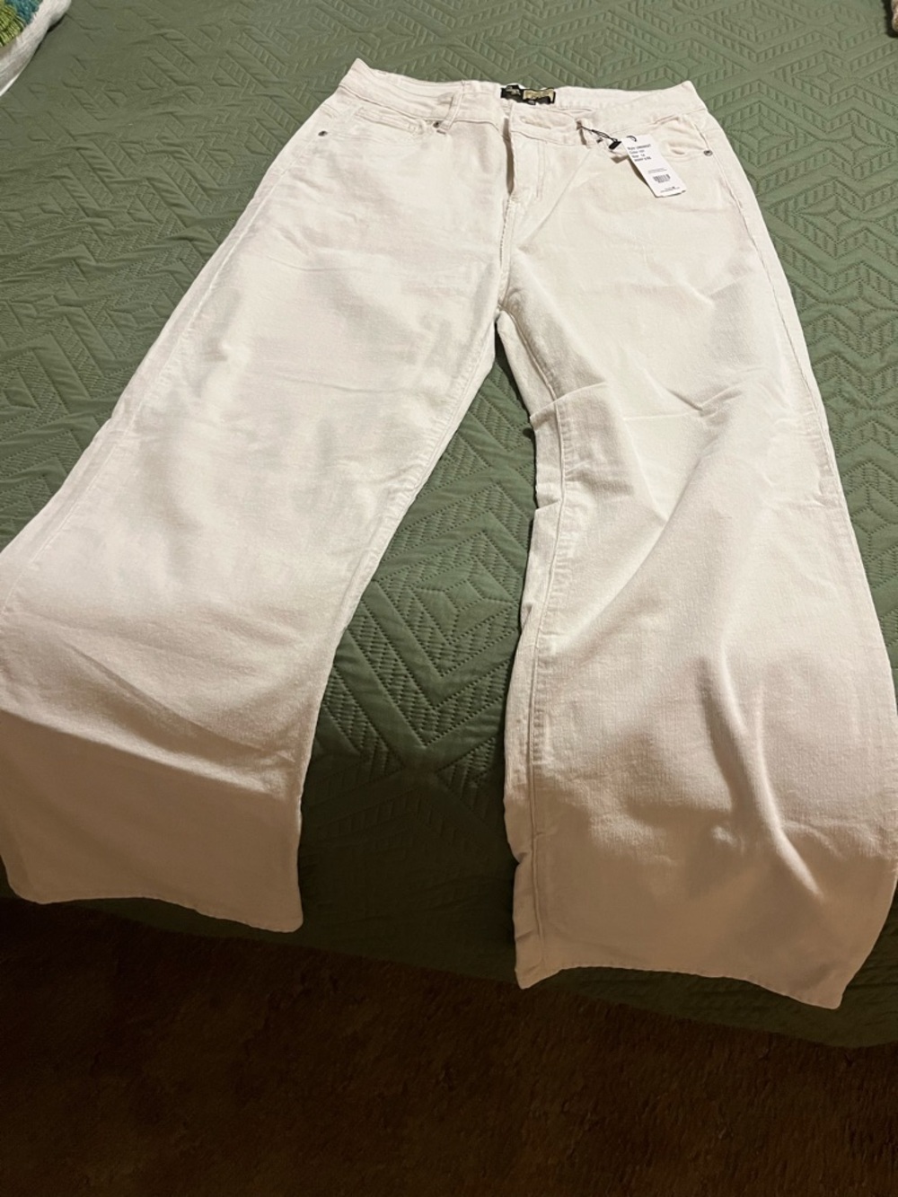 Suzanne Betro Cream/White Corduroy Jeans